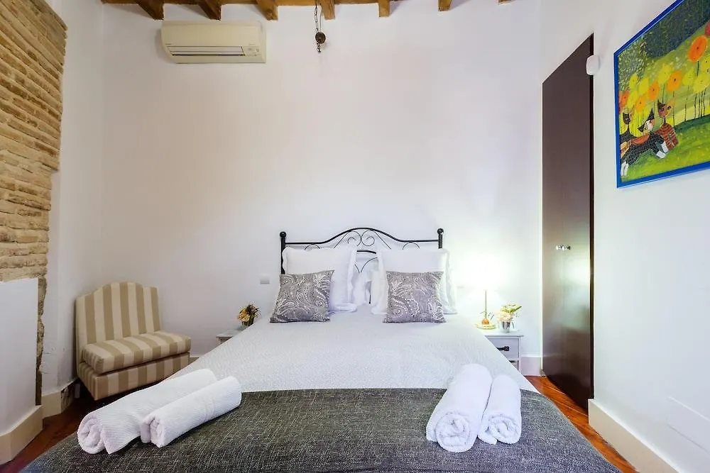 Apartamentos Con Patio Junto A La Catedral By Toledo Ap Hotel